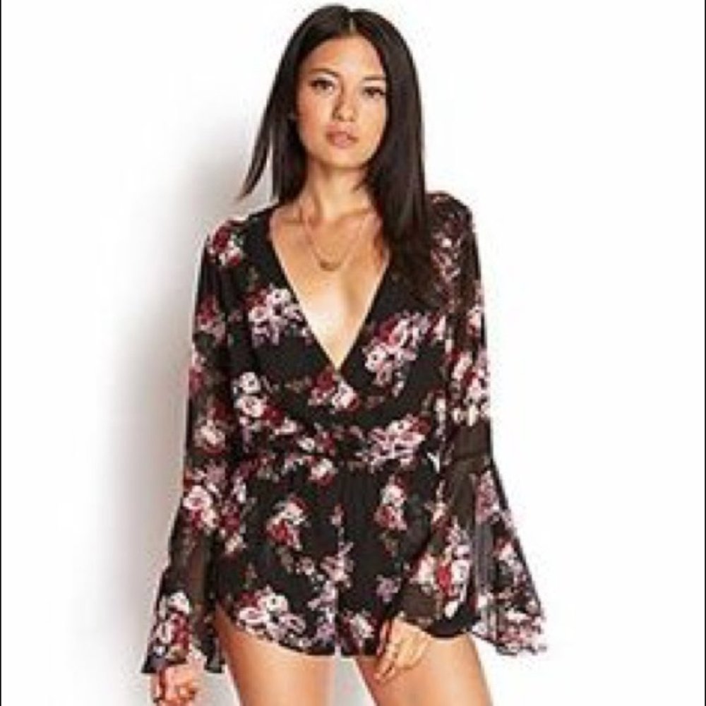 Floral Bell Sleeve Romper M